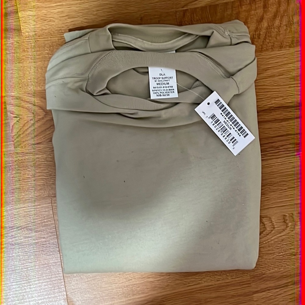 Military shirt. NWT. M
